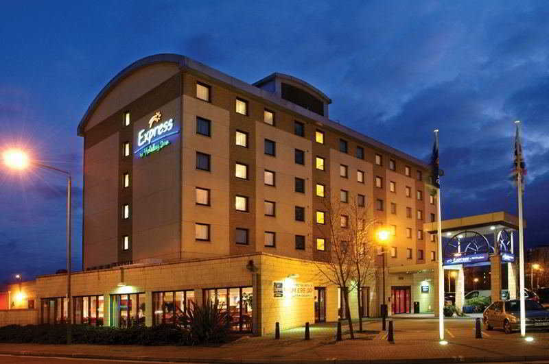 Holiday Inn Express London - Wandsworth, An Ihg Hotel Exterior photo