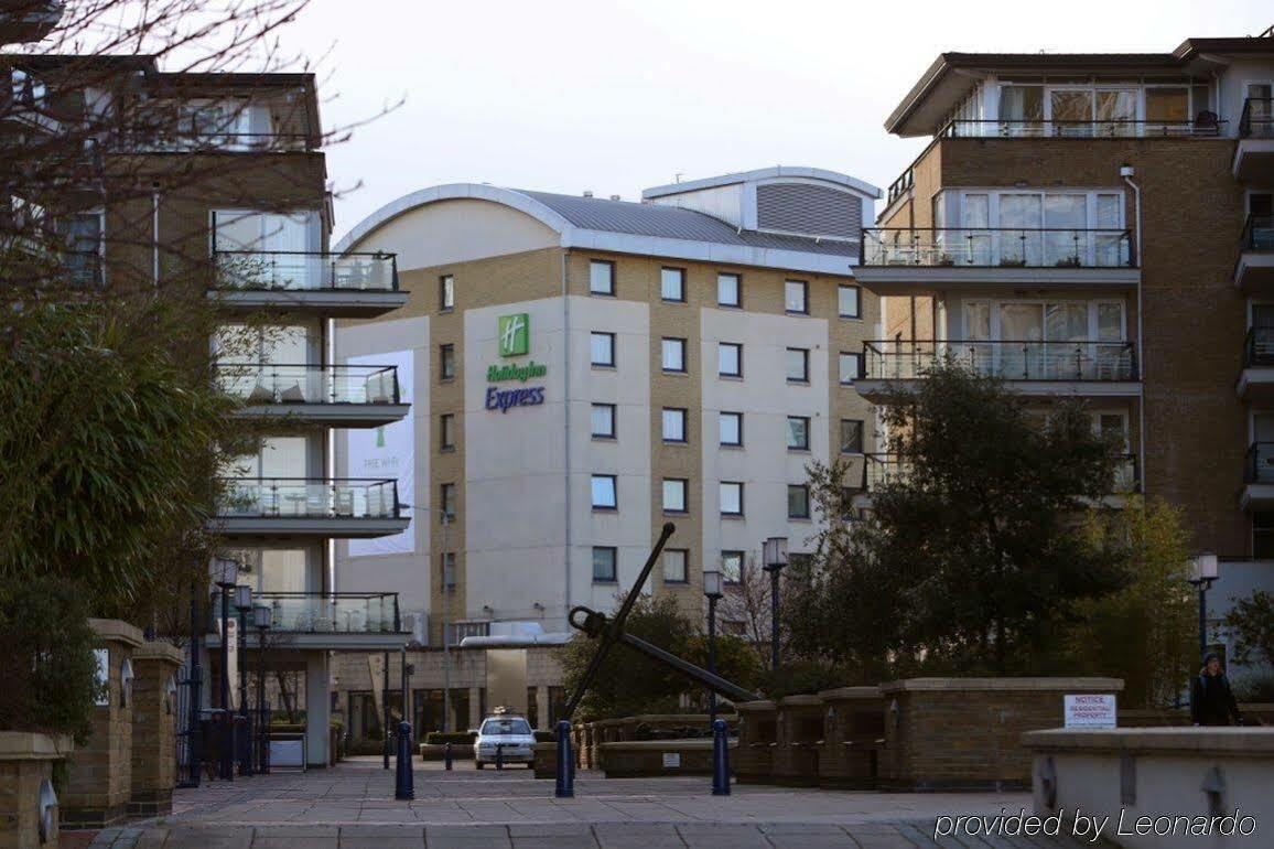 Holiday Inn Express London - Wandsworth, An Ihg Hotel Exterior photo